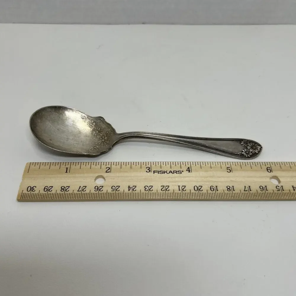 Antique Wm Rogers & Son Silverplate AA Berry/Serve Spoon -Daisy Pattern - Sugar
